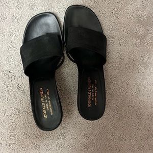 Donald Pliner black sandals .Never Worn